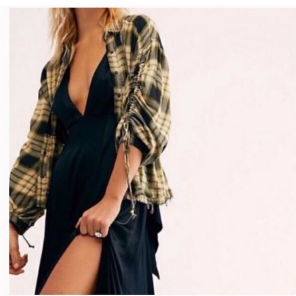 We The Free Plaid Pacific Dawn Frayed Top EUC!